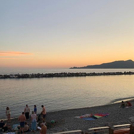 Casetta Do Caroggio К'яварі Екстер'єр фото